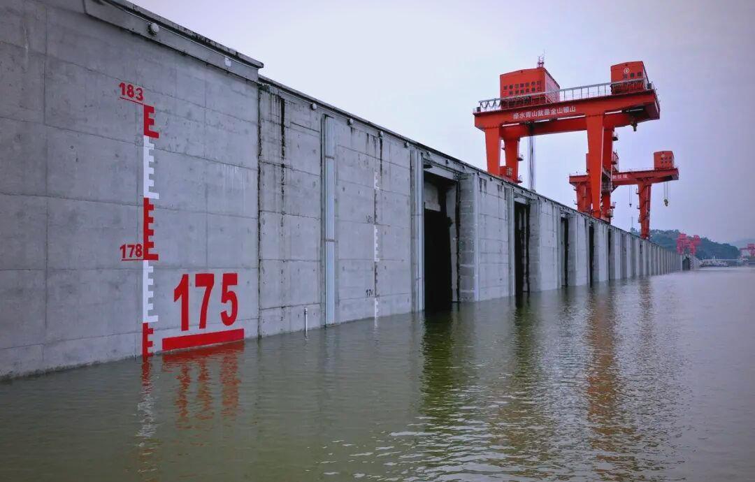 好消息！三峡水库水位逼近175米，每年蓄水干什么？的确，针对三峡水库蓄水的事
