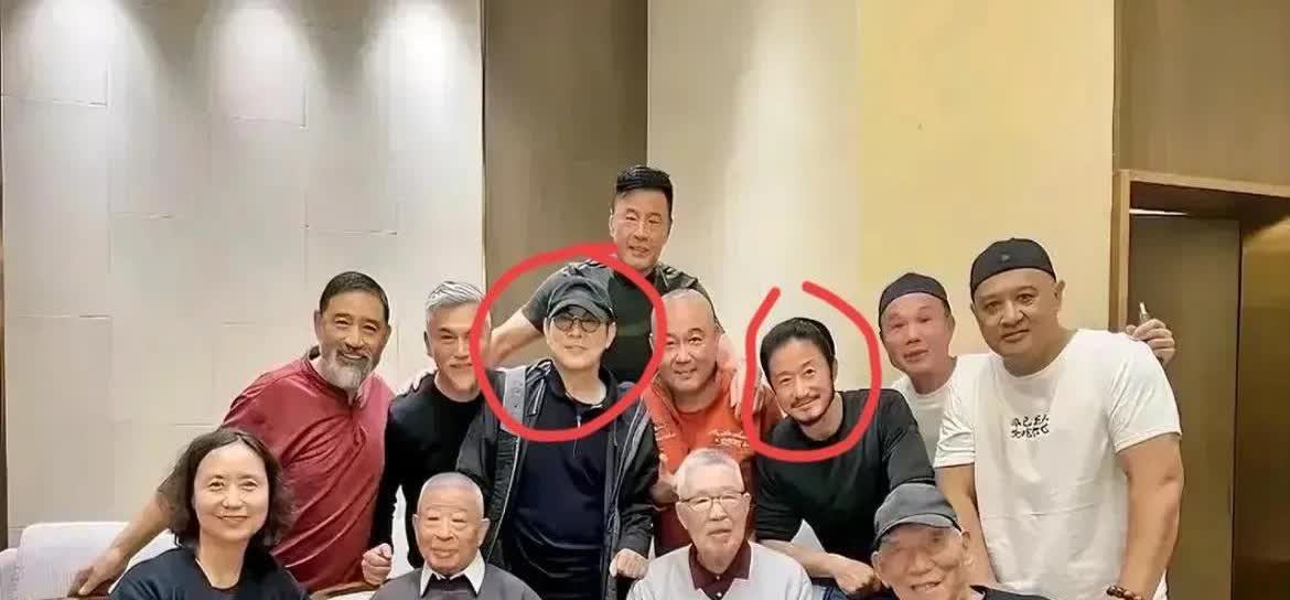 吴京真牛啊，现在都敢跟刘德华抢C位了！《战狼》和《流浪地球》是真的给他赚麻了，百