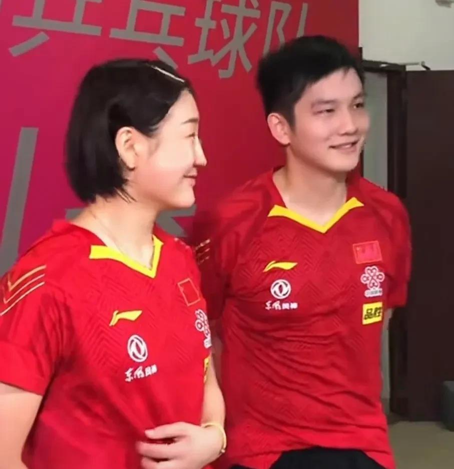 发现网友又开始组CP，但我觉得有点不靠谱。不可否认两人曾是队友，而且打比赛