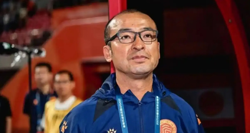 足球报透露了广西平果哈嘹是主动地放弃准入了。俱乐部只是发工资发到9月，10月、1