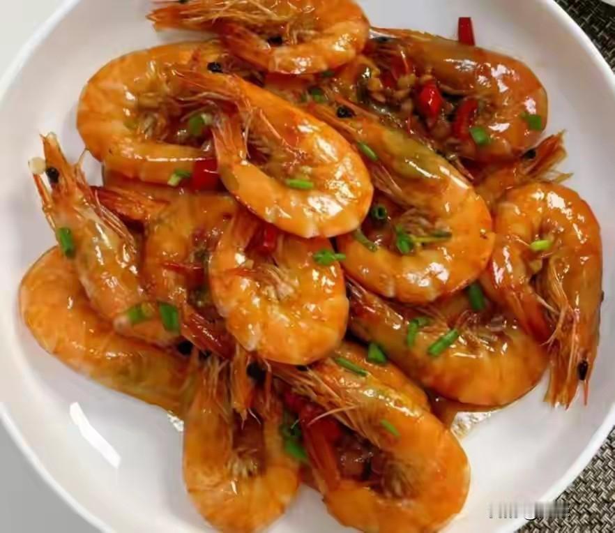 家里来客，就做这10道菜！上桌倍有面，全家夸你厨艺棒！一、油焖大虾食材：基