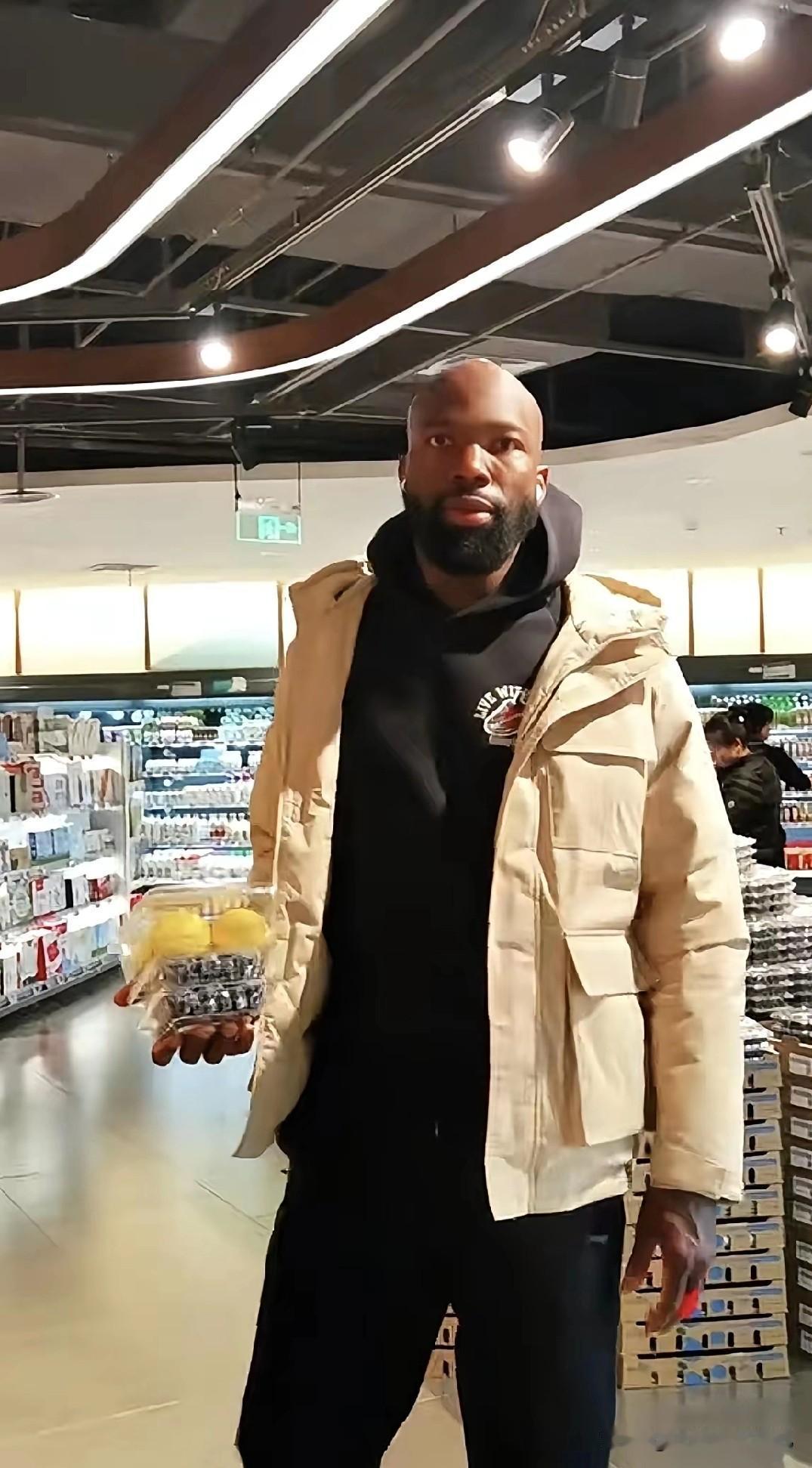 琼斯去向已经浮出水面，就是北控或者新疆！最近关于琼斯的去向一直是球迷们关注的话