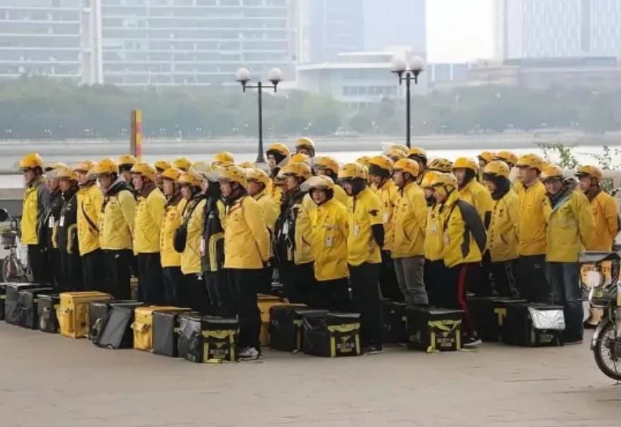 最近宁波好多开餐馆的老板都做了个大胆决定——把外卖平台的订单全停了，这波操作真的