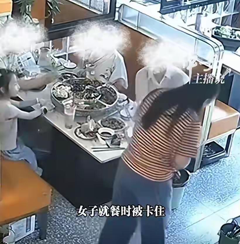 “这事儿反转得太快了！”江苏苏州那家烤鱼店的救人视频，谁看了不说一句真爷们。厨子