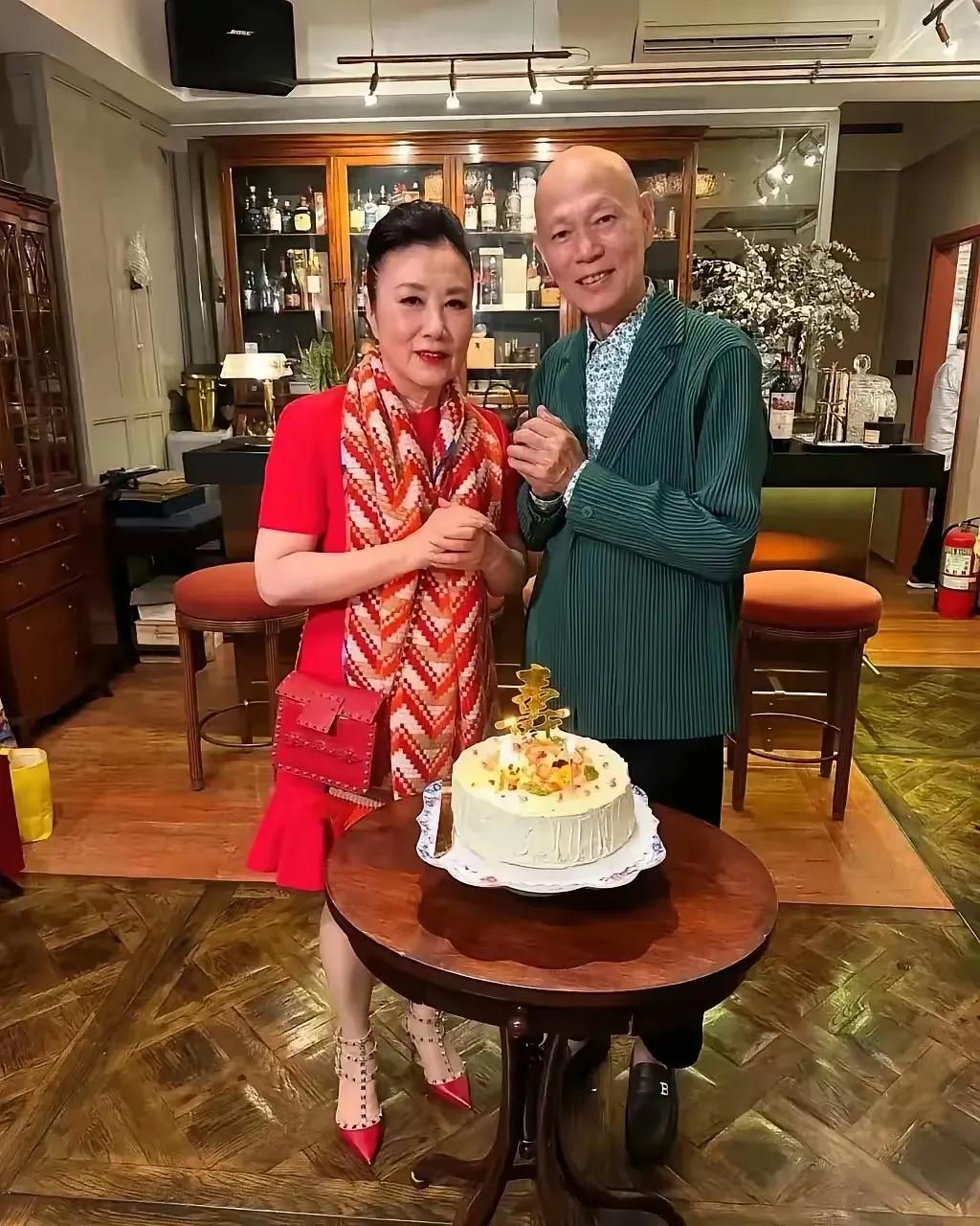 AA制夫妻到底好不好？反正，我是很不赞同夫妻AA制。近期，汪明荃被网友吐槽没有