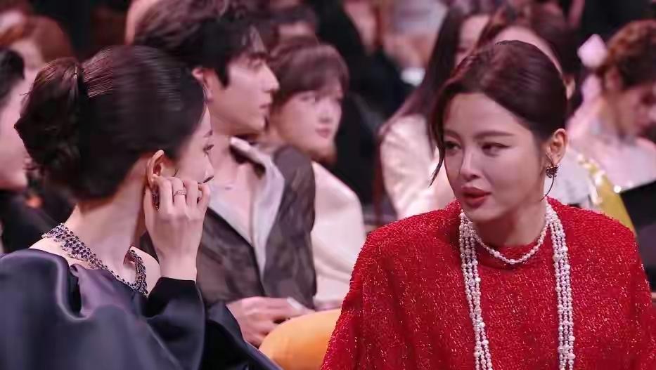 微博之夜，这样下去的话，以后谁还会去参加，最后可能都会成为众矢之的。在这场盛