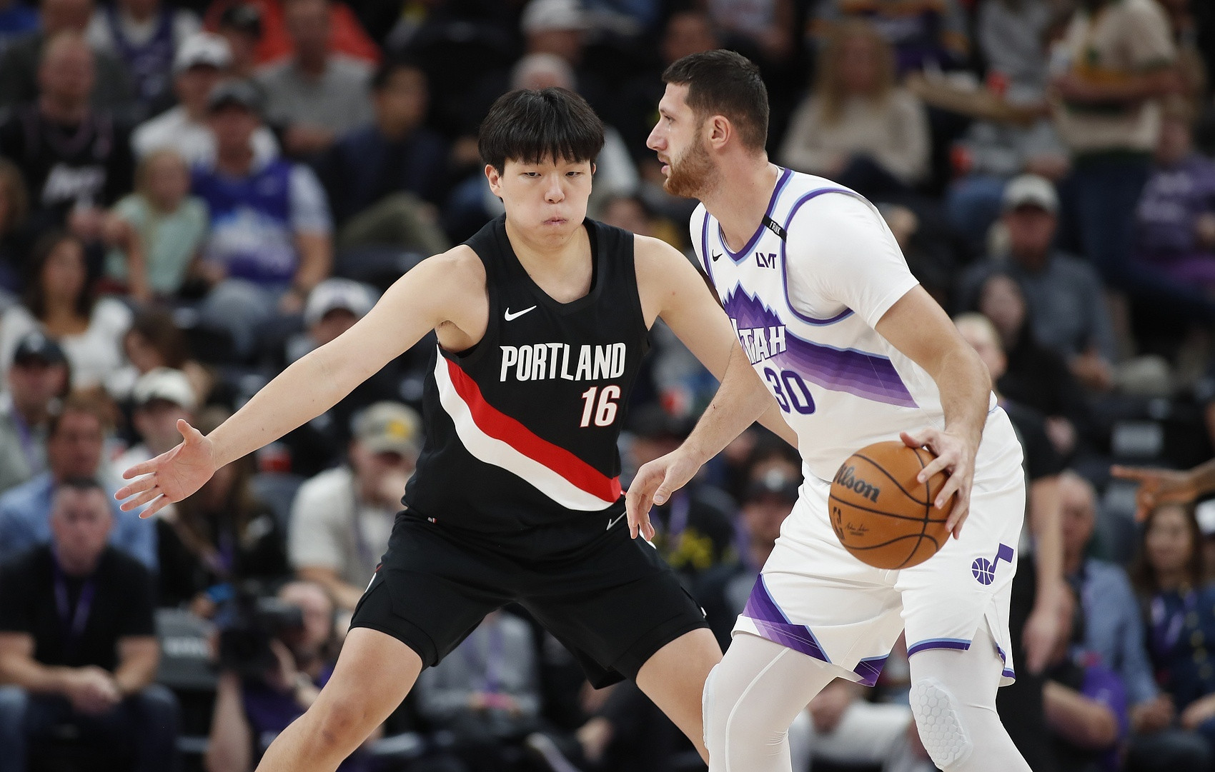 开拓者队记MikeRichman在播客节目谈到了杨瀚森的表现。“杨瀚森目前遇到