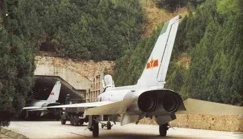美国人眼中的中国空军地下基地有多强！据美国战略之页网站称，中国有着世界上最多的