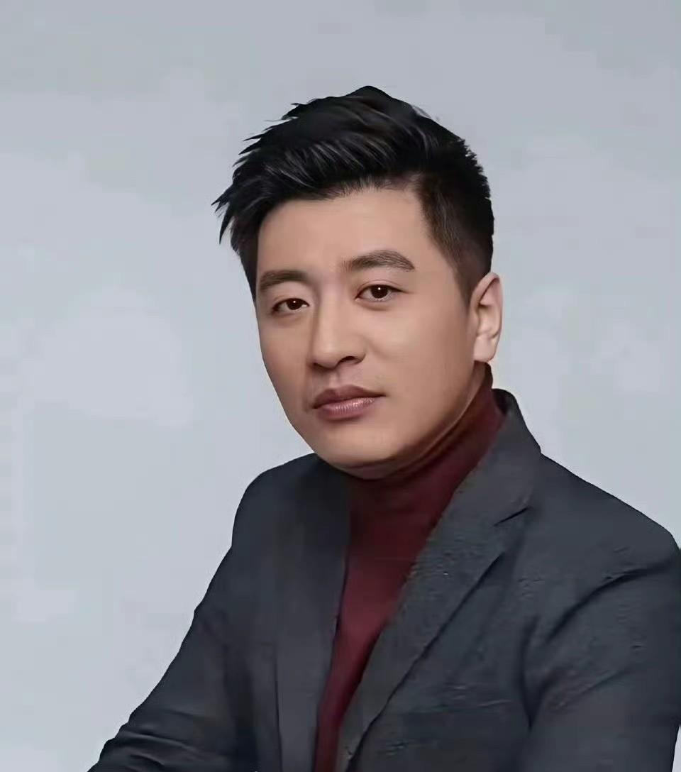 看到张雪峰心梗的消息，本来以为是假的，但是查了一下才发现，张雪峰2023年就因为