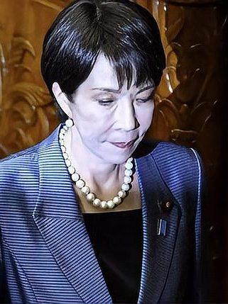 高市早苗出访邀请韩国总统泡温泉的谈资还没消失，她上台的政治丑闻又被曝光，最近，日