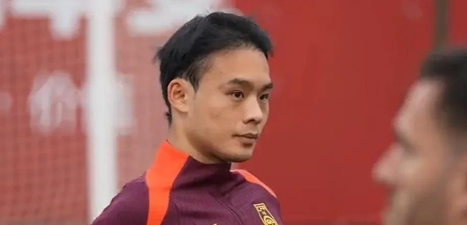 玻璃人属性明显，怎么会这么容易就受伤了？上海海港今年26岁的前锋刘若钒因伤退出国