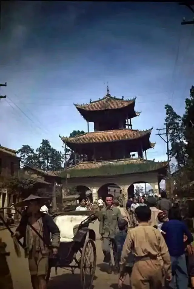 老昆明城里的“洋车”往事（张耀辉）居住在崇仁街荣庆里的陈伯伯曾是滇军60军的一