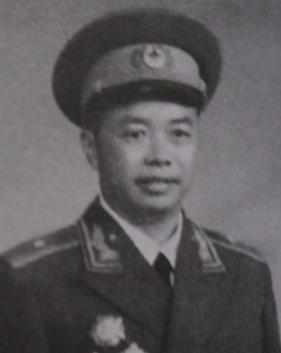 1940年，当时年仅18岁的郭瑞兰救了八路军政委蔡永，过了43年，已经当了将军的