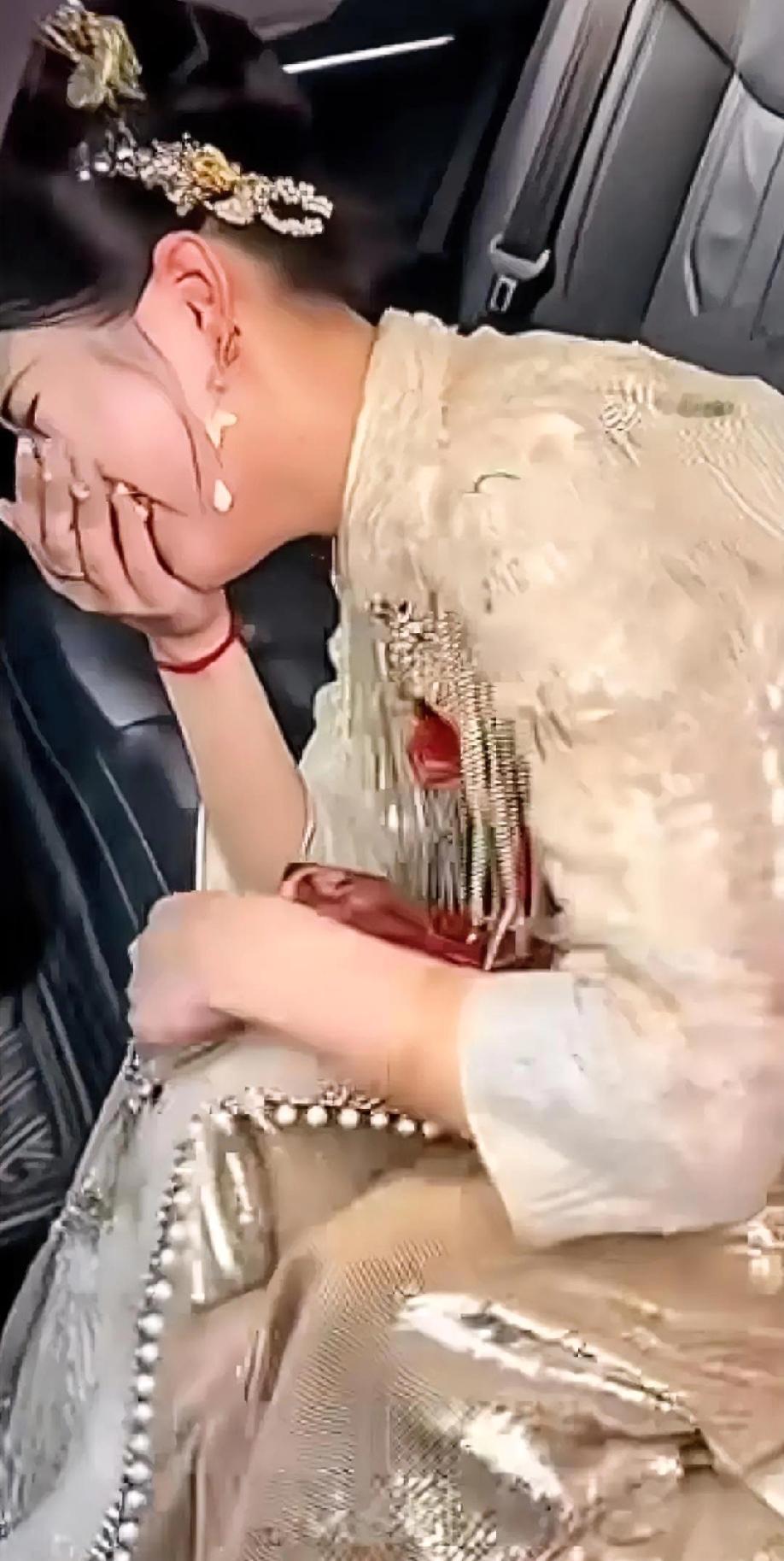 痛心，心痛无法呼吸！女儿结婚走到半路，突然接到家人电话：“你爸意外去世了！”新