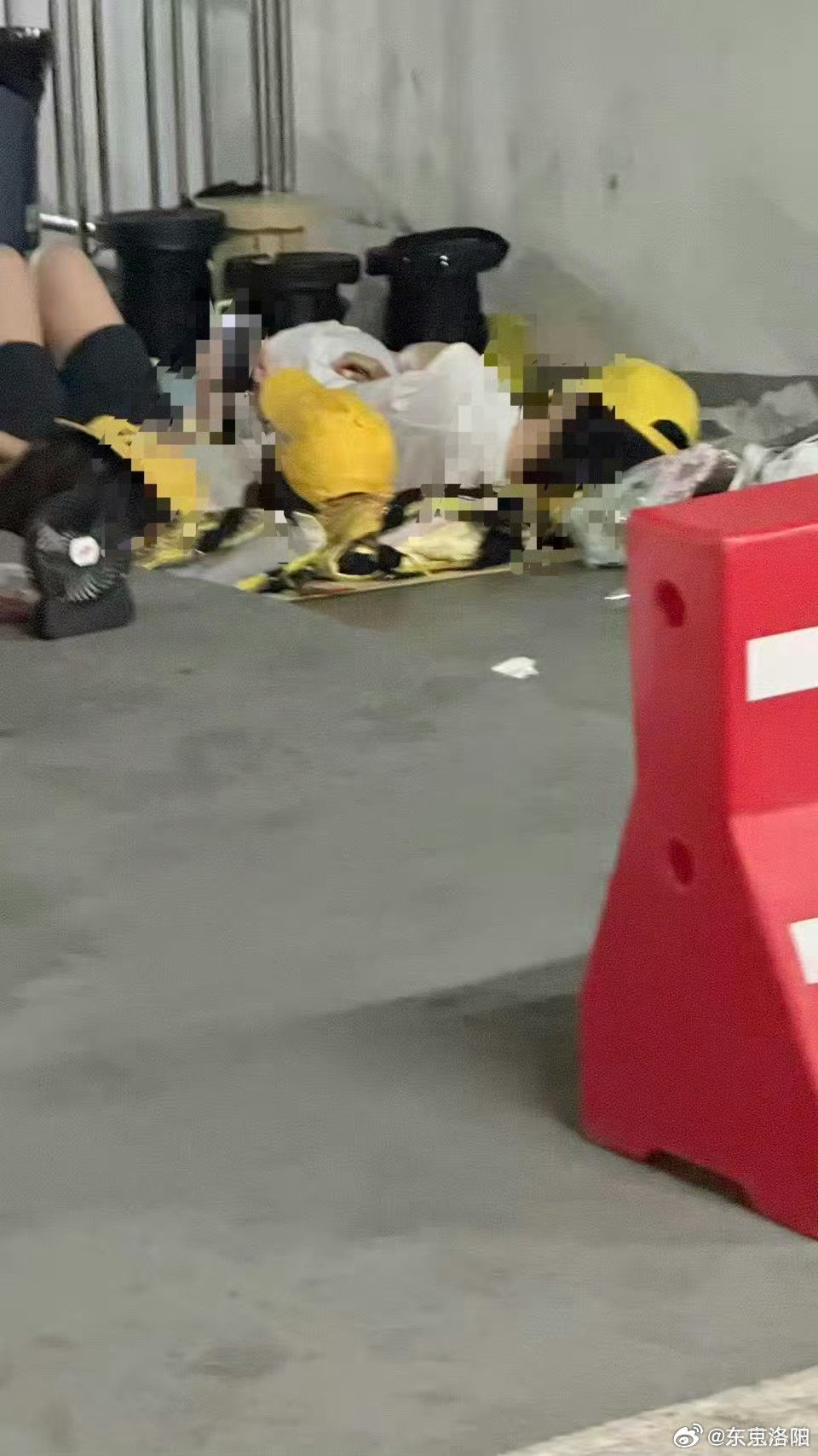 #曝王一博唯粉要求工作人员把cp粉清出去#这就是嘉定凯悦酒店的管理水平？安全无小事啊​
