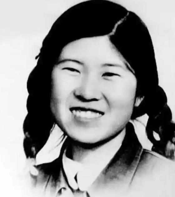1958年，杨虎城的女儿杨拯陆在婚礼前夕神秘失踪，数日后，在严寒的冰雪覆盖下，终