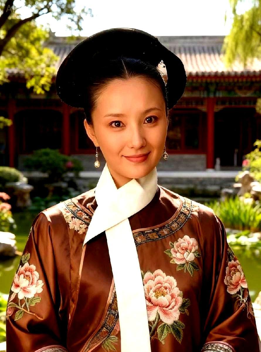 郑晓龙一句话，把孙茜从主子摁成了丫鬟。剧本拿到手，孙茜脸都白了。不是大家闺