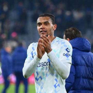 怎么进一步激发比塞克，免签马奎尔？有的内拉觉着要是能签了马奎尔，来了能教会比塞克