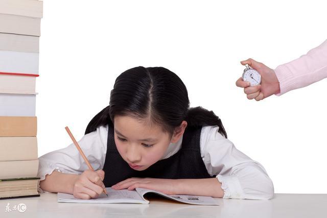 家长陪孩子写作业急到心梗, 那是因为90%家长都犯了这几个误区
