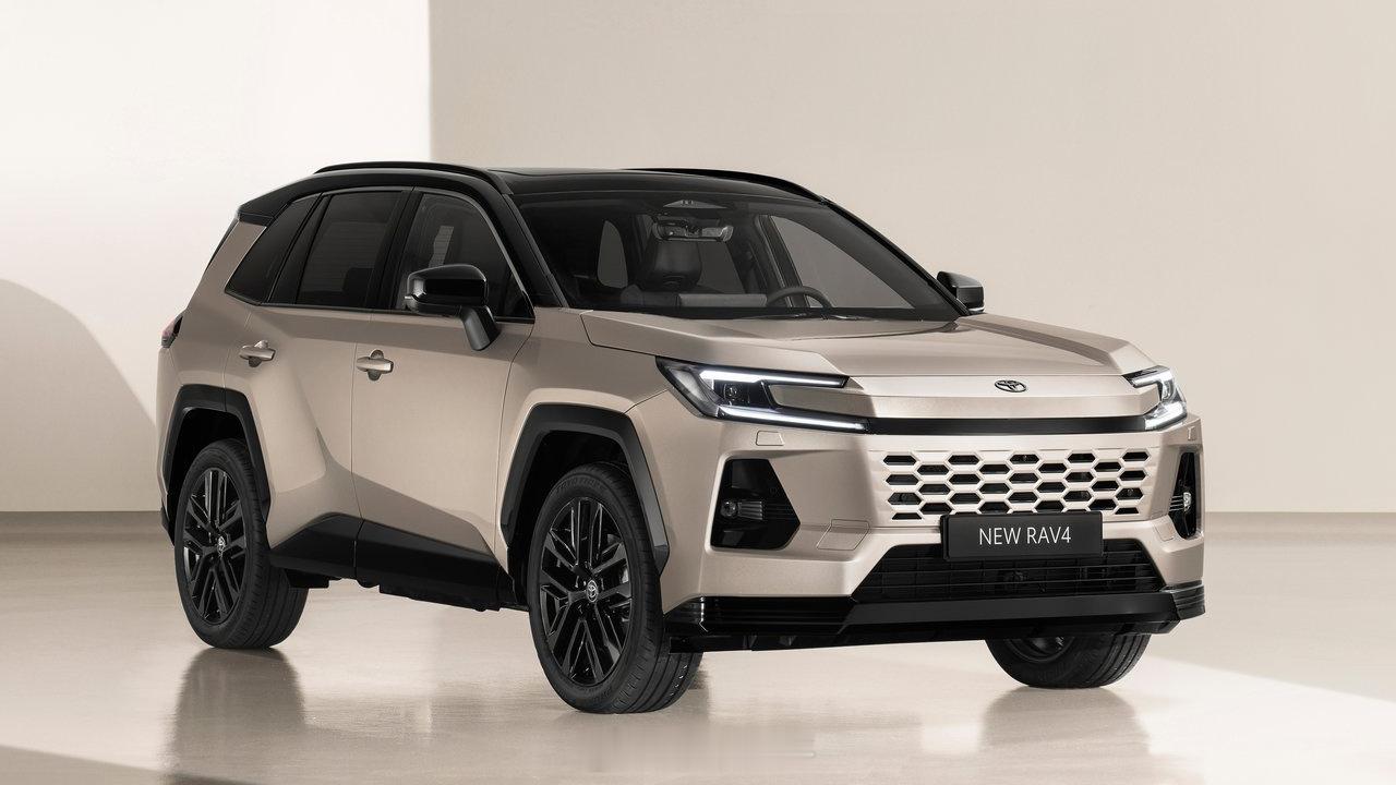 丰田全新RAV4正式亮相。新车在前脸设计上采用了与全新凯美瑞相同的“锤头鲨”前
