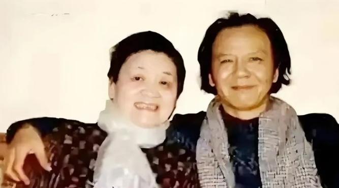 1979年，上海知青戴建国不顾反对娶了一农村女子，谁知娶回家当晚，妻子冲过去一拳