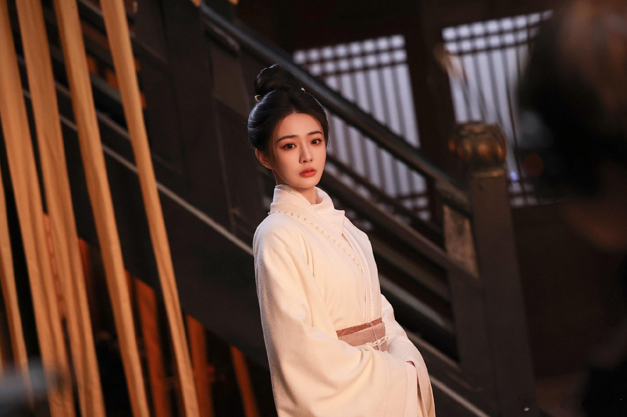 网友连夜给白莞写的重生文家人们谁懂啊！白莞之前被喊看广告复活，现在网友连夜写重生