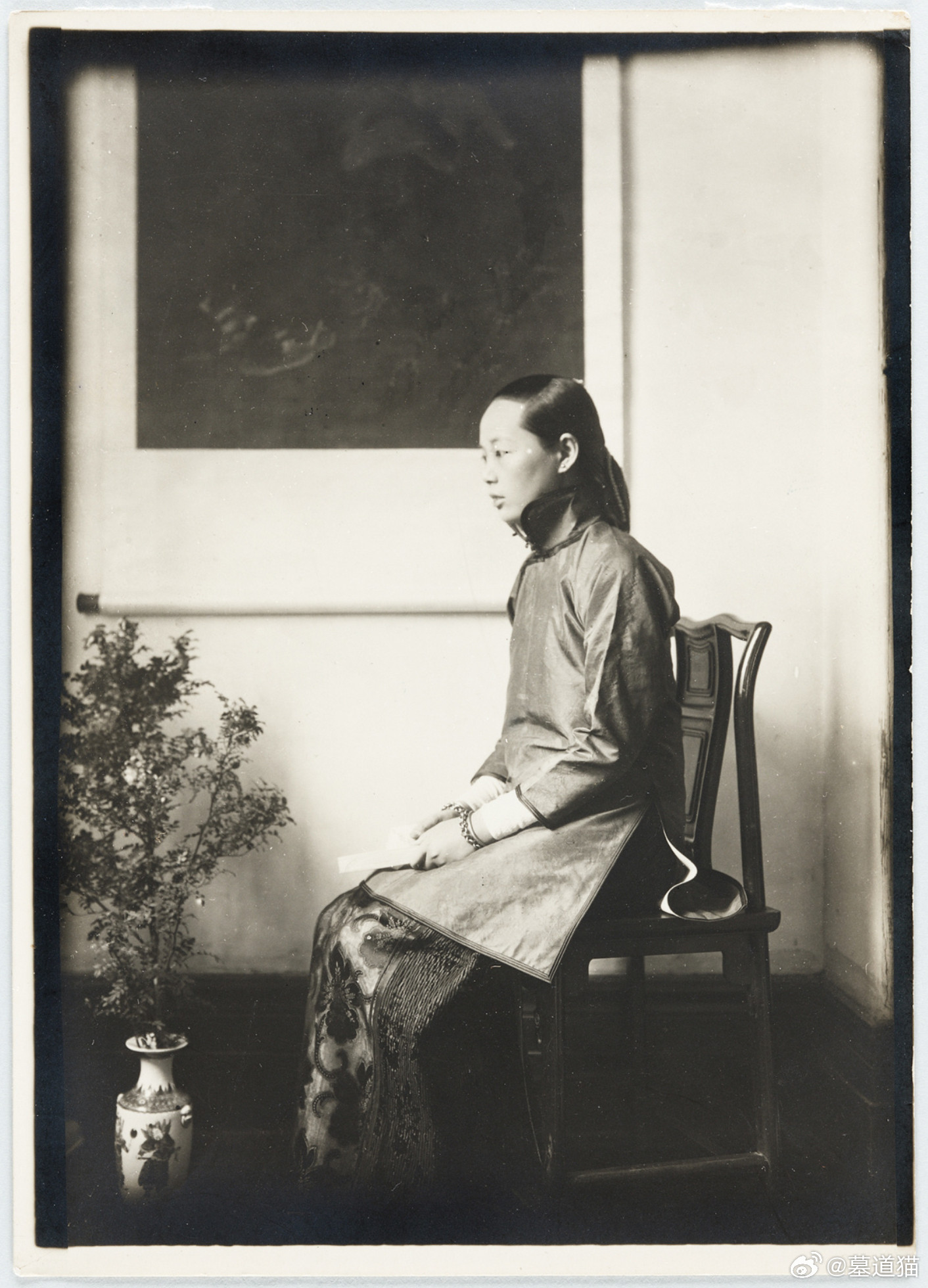 女子肖像，1911年​​​