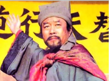 1998年，李雪健拍《水浒传》拿到43w的片酬。但是妻子告诉他:“千万别回老家，