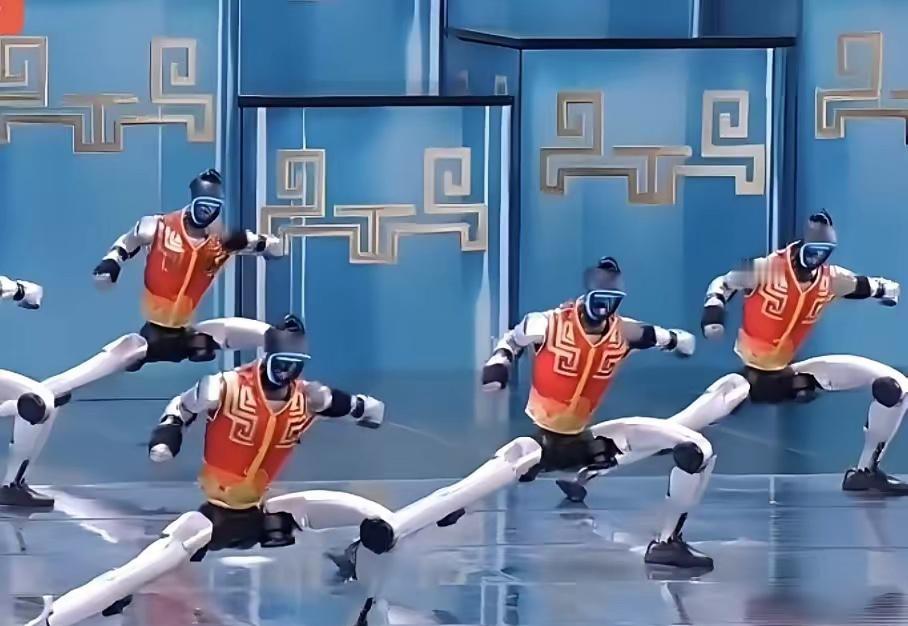 大年初一被德国之声点破！春晚机器人刷屏，根本不是炫技，是中国抢跑未来产业的硬核宣