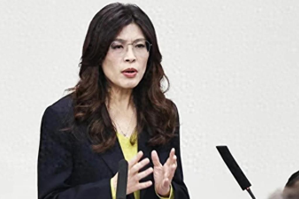 民进党可能做梦都想不到，本以为能看着国民党陷入“内斗泥潭”坐收渔利，结果局势的发