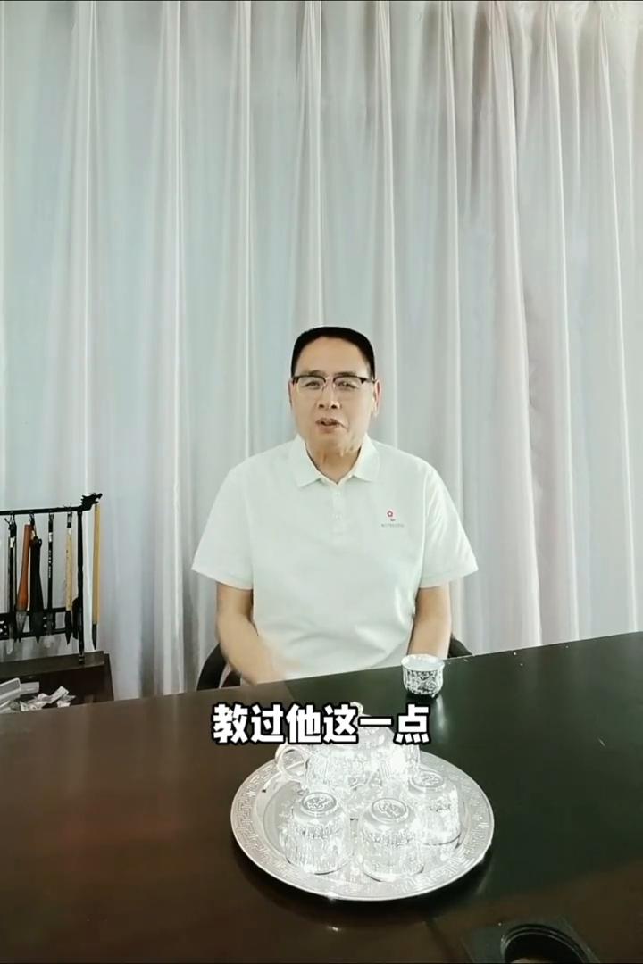 能让男人"记住"的女人一定是改变了他的人。女孩子刚谈恋爱的时候一定要注意，如果