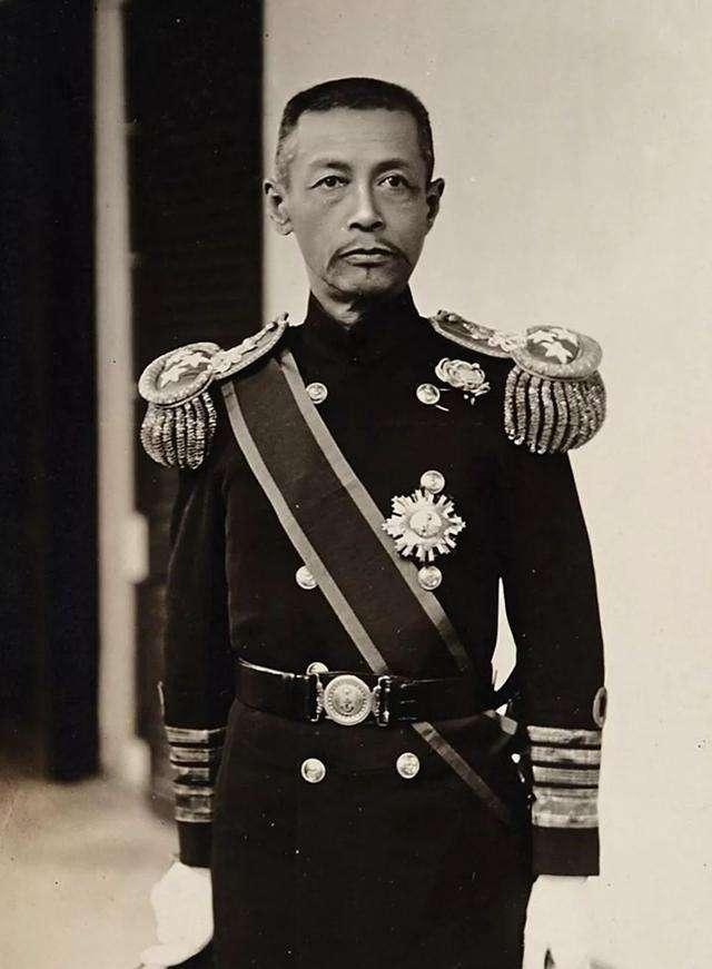 1951年，93岁高龄的前清朝海军总司令萨镇冰在得知志愿军成功击退美军并进攻韩国