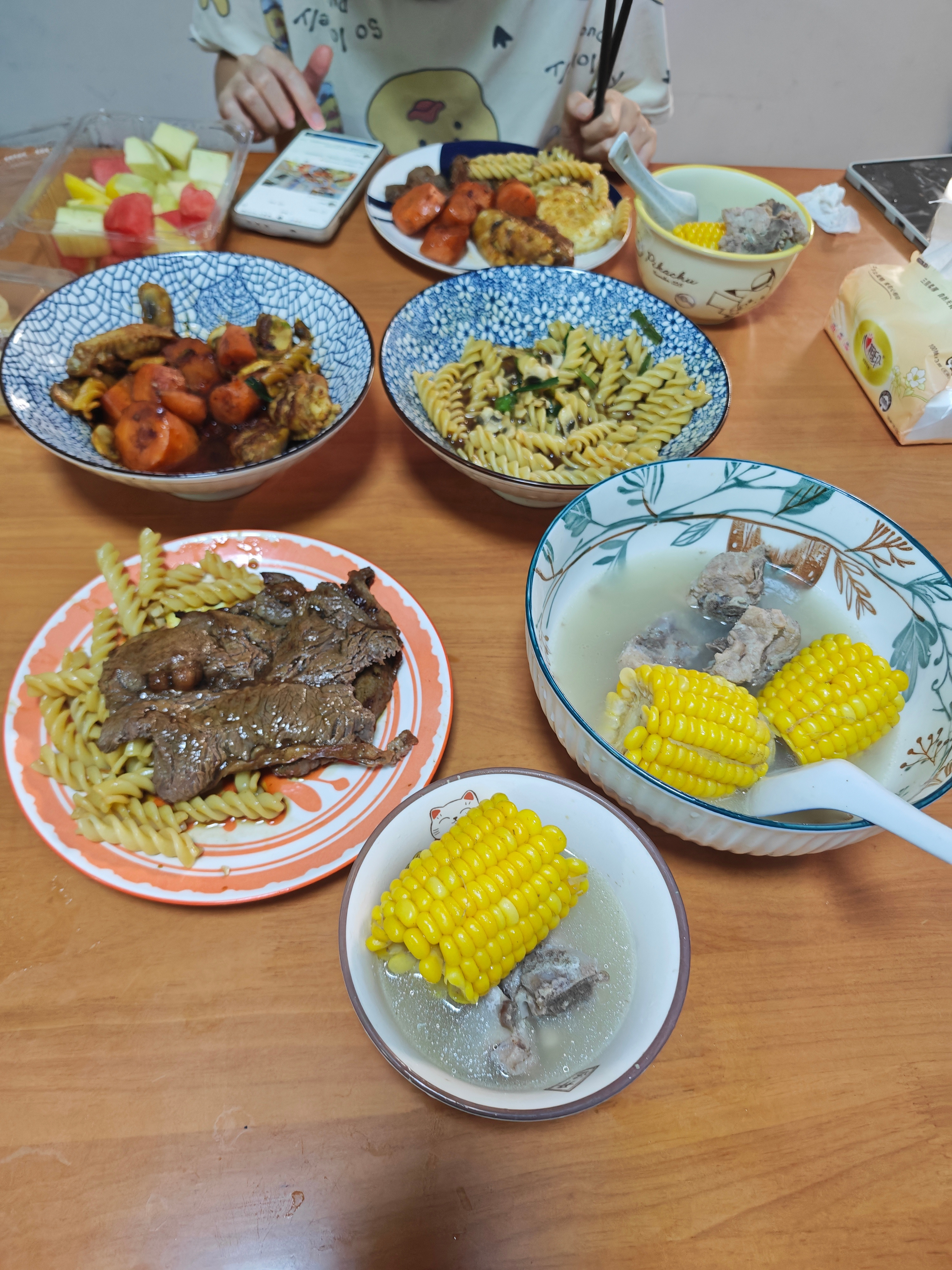 520没有花，但买了蛋糕提前半小时回来做饭，吭哧一小时对象带了一盒水果一盒点心回