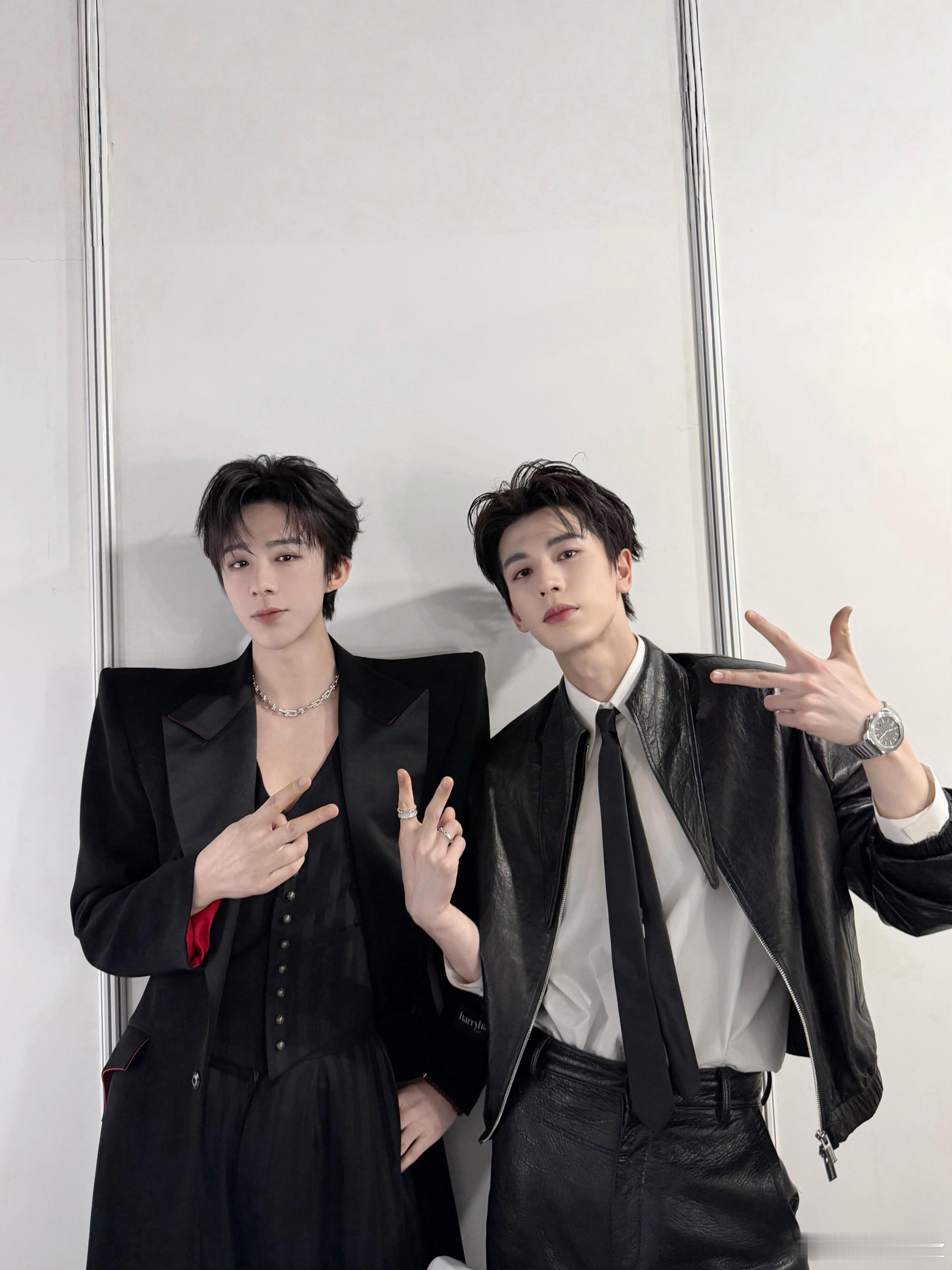 我靠。权威到不行了…刘宇宁|微博之夜