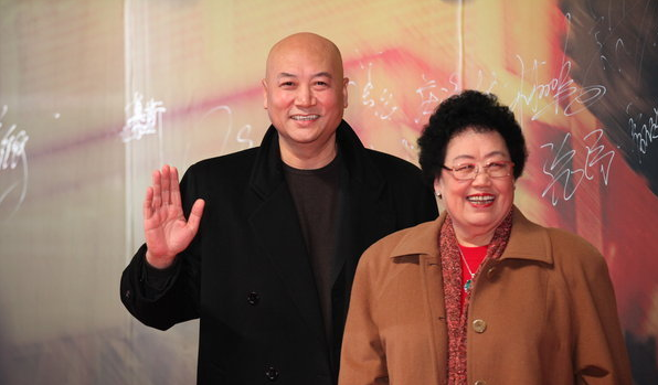 当年迟重瑞要与陈丽华结婚。迟父气坏了:“她虽然有钱，可大你11岁，有4个孩子，你