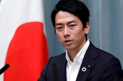 小泉进次郎不装了！日本防卫大臣在记者会上直接点名中国，说部署12式长程导弹就是为