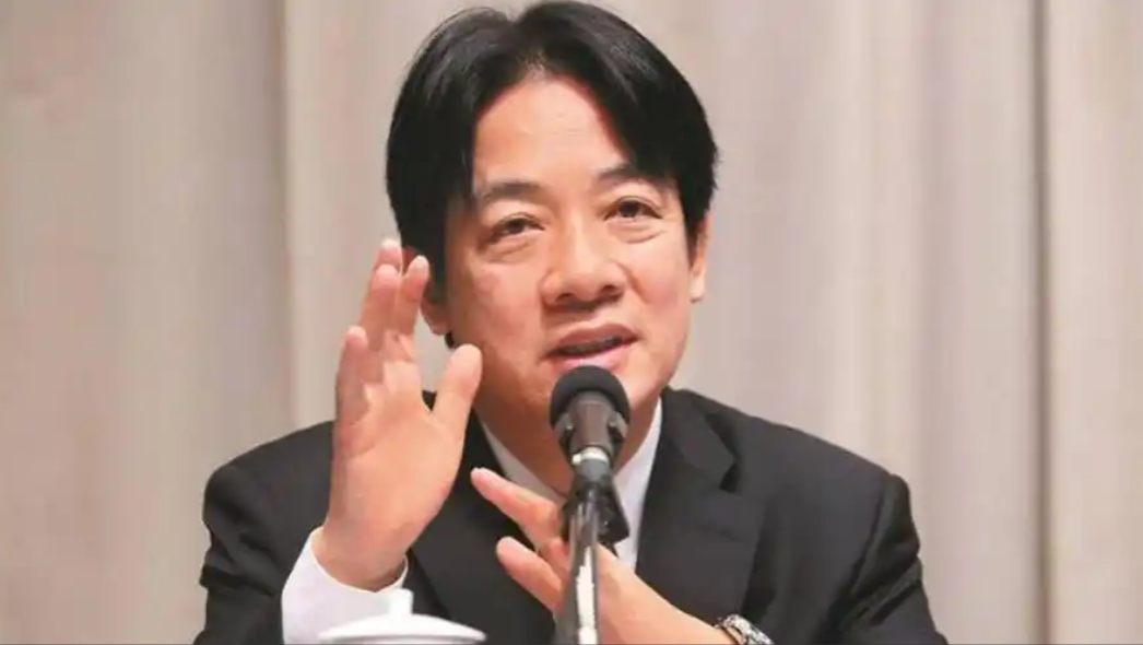 台北旗帜已升起，赖清德被催辞职，不到48小时，福建举行两栖军演。倒台大旗终于升起