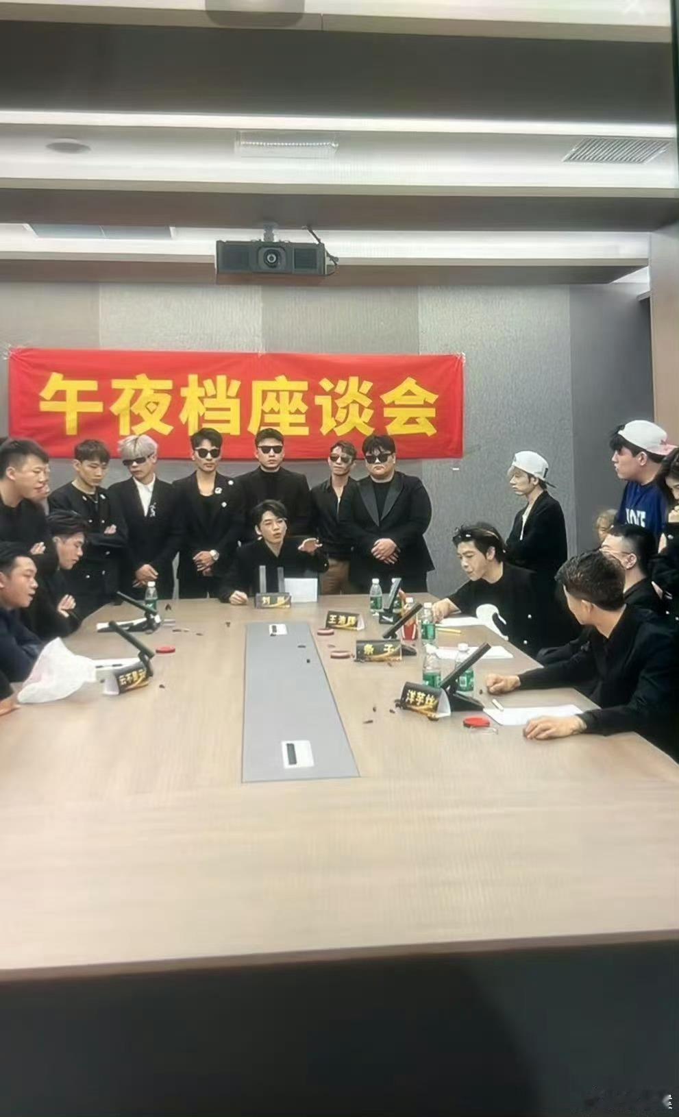拥有快手刘尚有1747.6粉丝在（6月30日）凌晨午夜在快手平台，开启直播邀请多