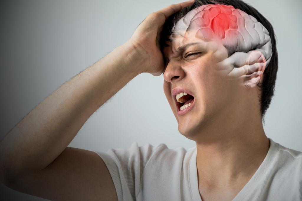 你知道吗？有一种看似寻常的眼部不适，竟是脑梗的“前哨兵”——不少人直到视力骤然丧