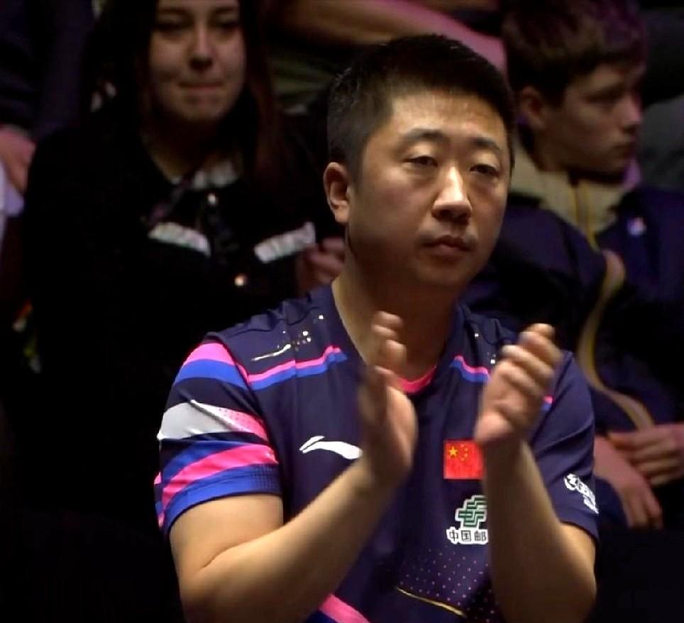 王艺迪赢了，没喊口号，没哭喊，就一拍一拍把球打进了对手眼里。徐辉没喊“必须赢”