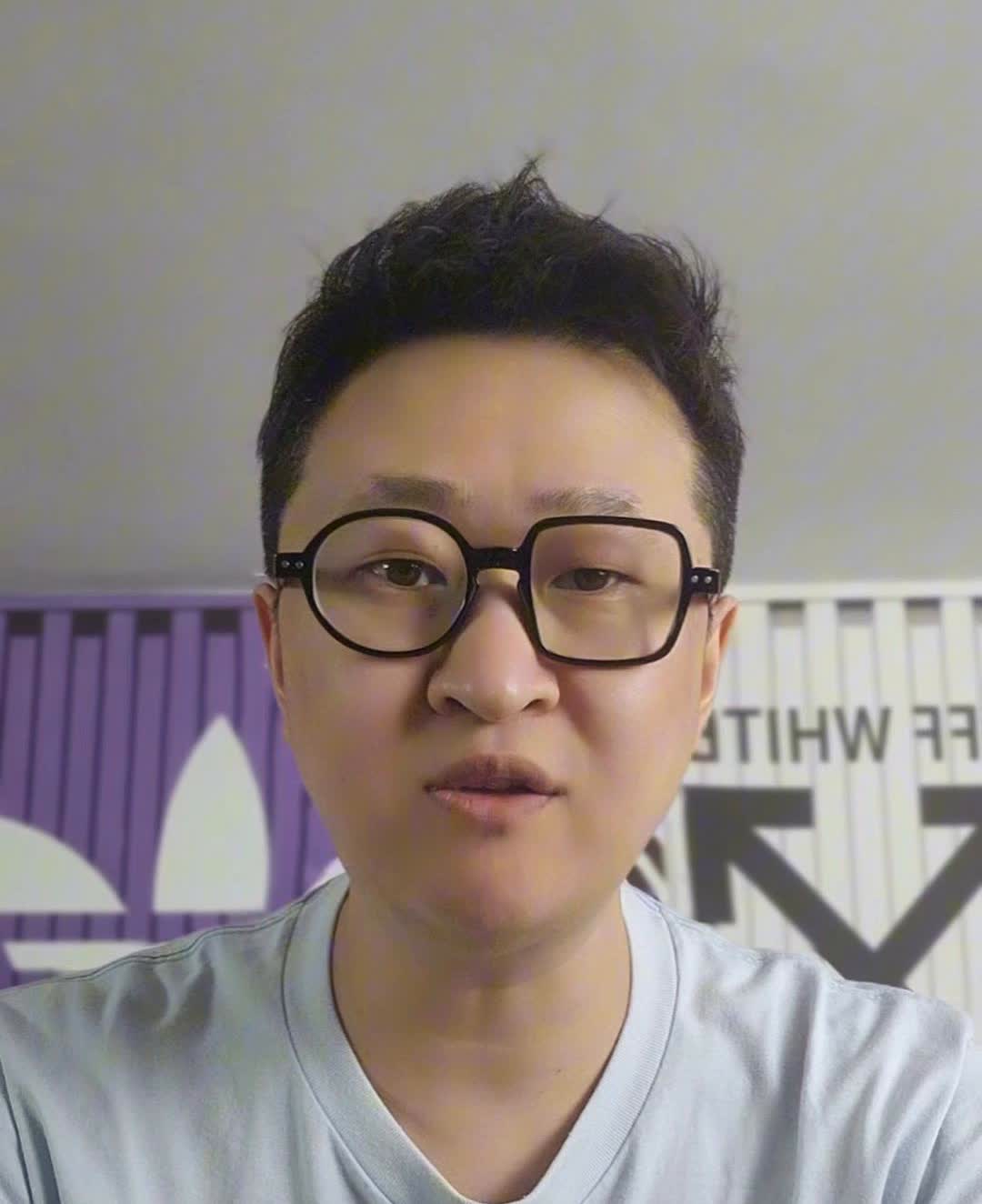 丰田新普拉多还能霸道吗？这一代的普拉多和霸道一点边都不搭了，没有上一代普拉多