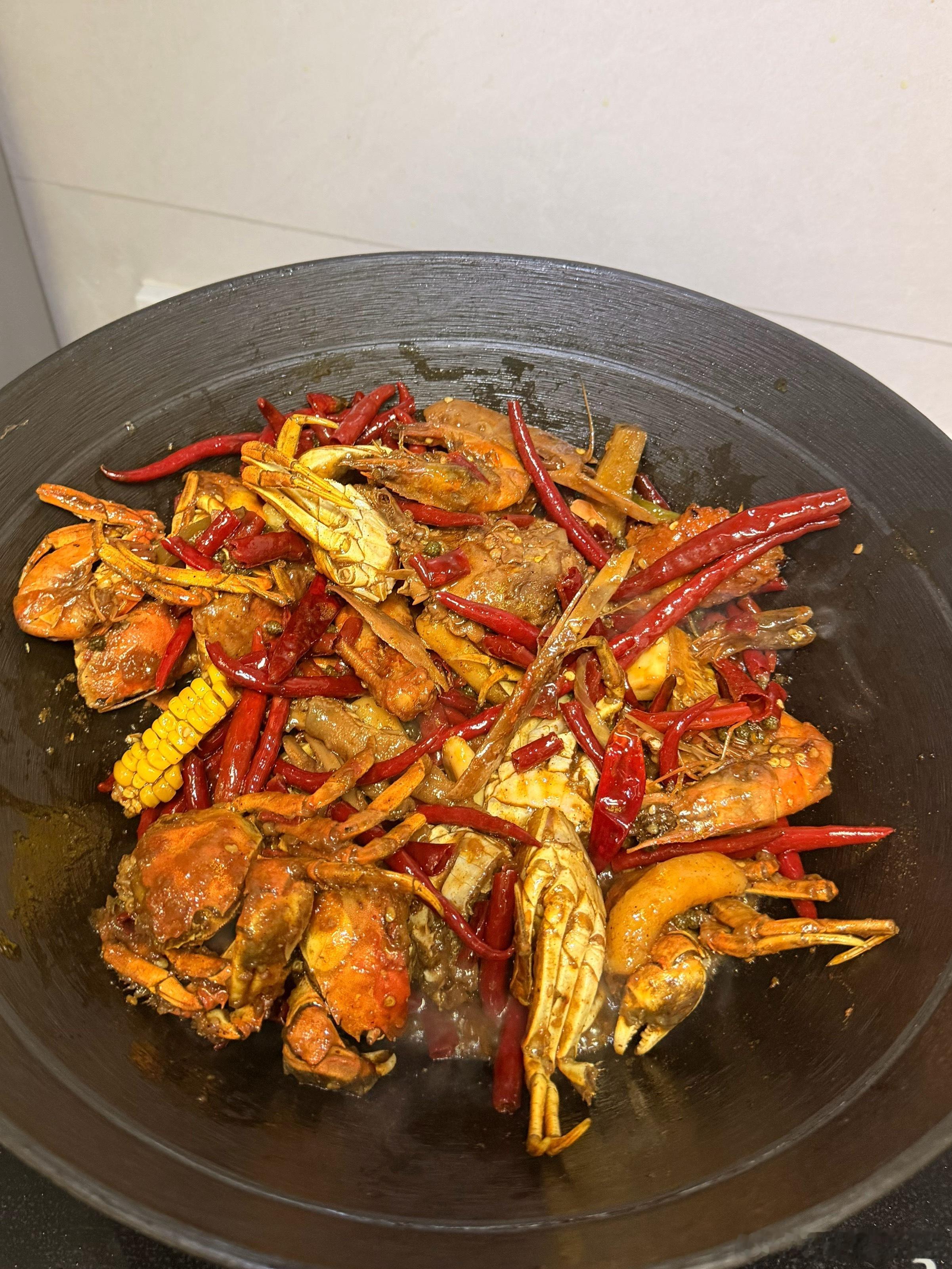 昨天和今天的饮食如下又去闺蜜家蹭饭了哈哈哈哈哈p1土豆番茄胡萝卜牛肉我做的，打扫