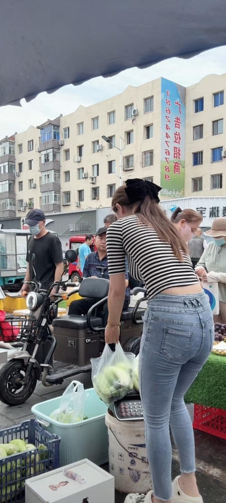 夏日生活打卡季 温柔的晚风最懂人心，总会悄悄勾起心底的牵挂。那些没说完的话，没续