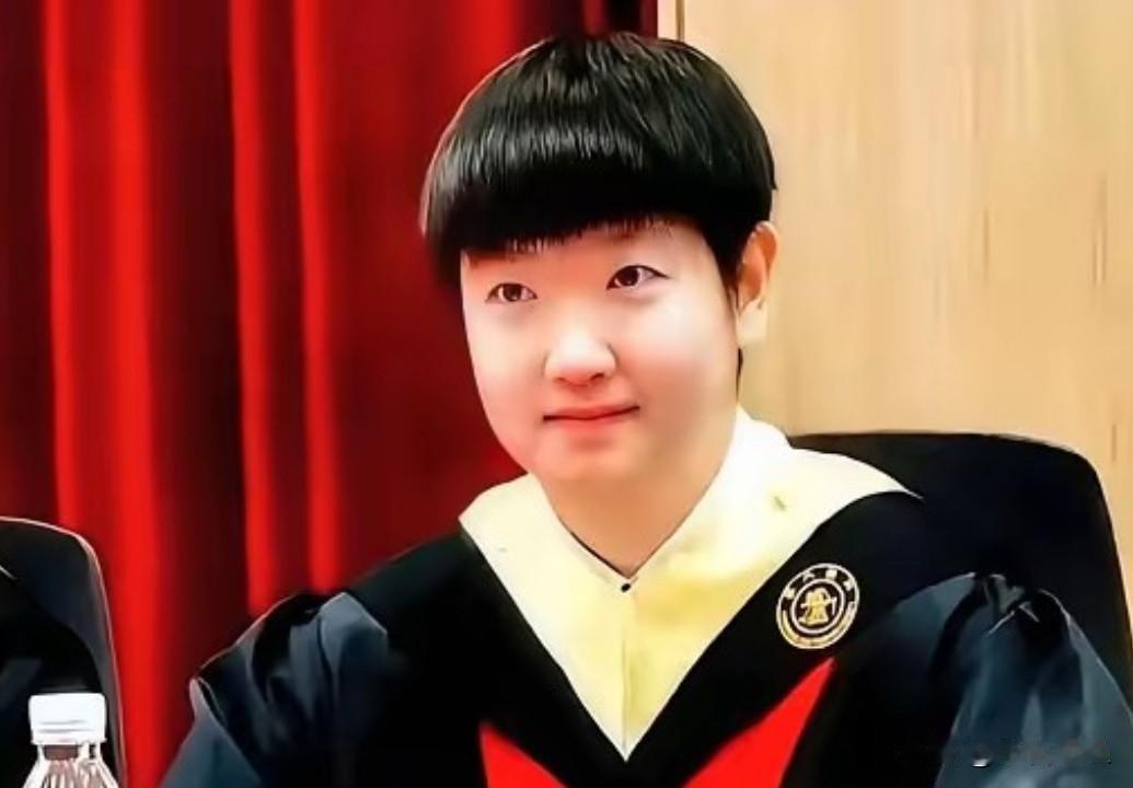 我怀疑过冠军上清华是走流程，也怀疑过导师打分是看名气，实在没想到，莎莎一开口