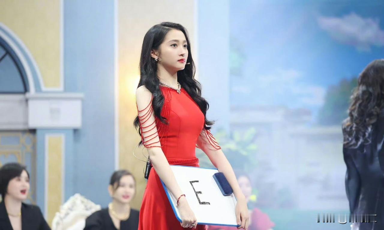关晓彤《王牌》戳心发言：独处要拥抱变化，女生要做自己的码头《王牌对王牌》录