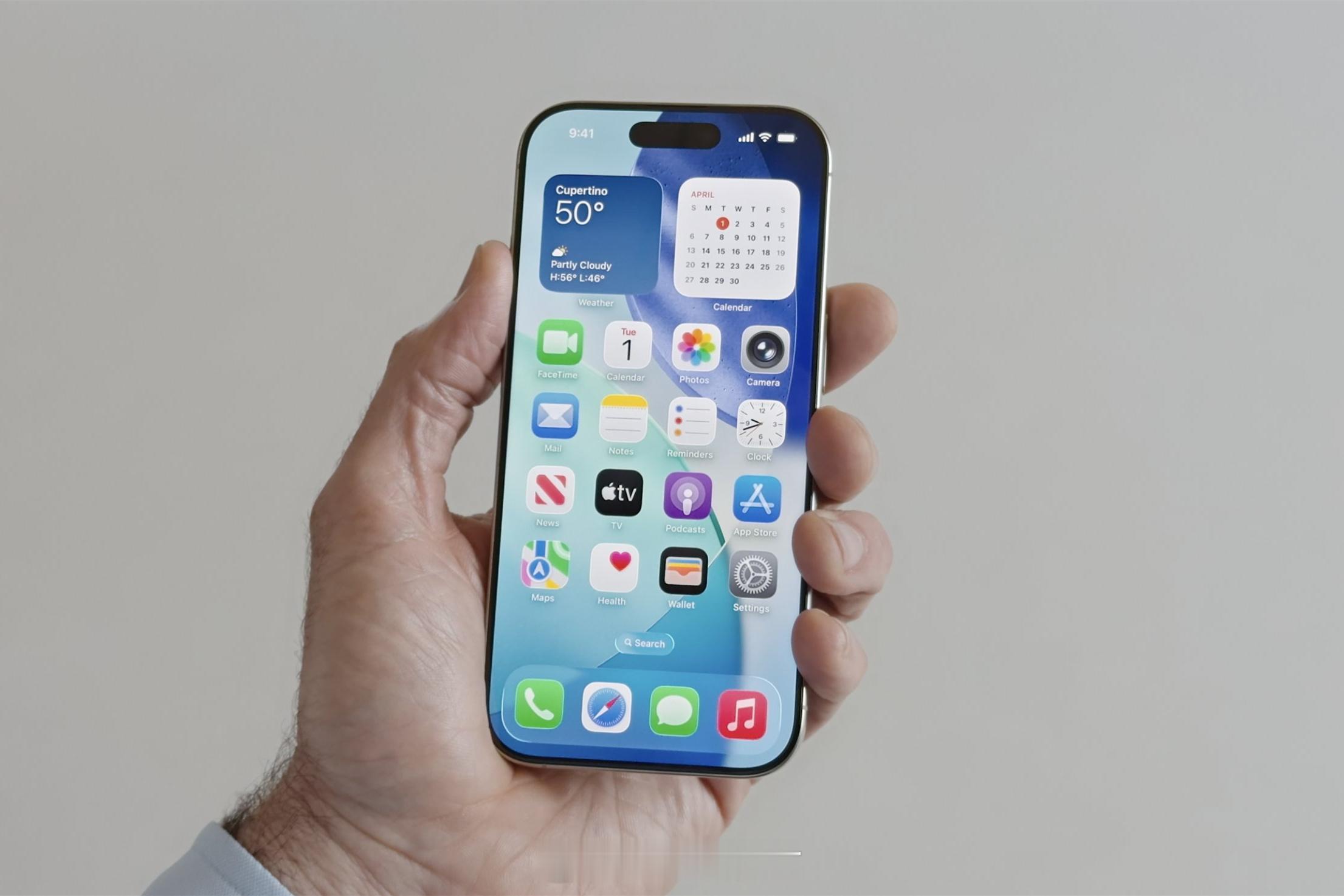 【iPhone18系列正面曝光：标准版药丸屏Pro版单挖孔】博主数码闲聊站爆