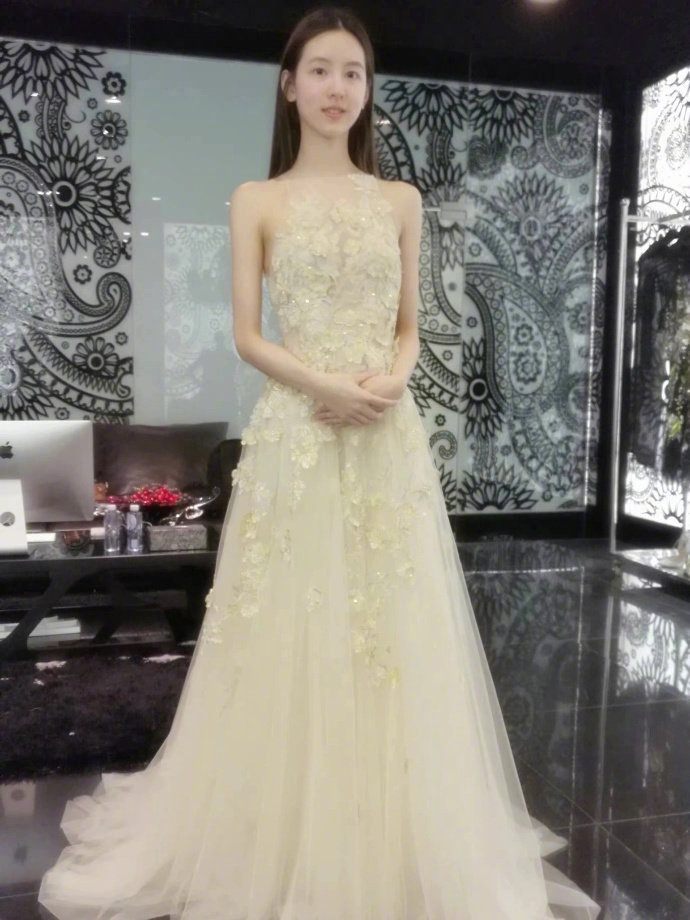 陈都灵果然美女还得看生图啊​