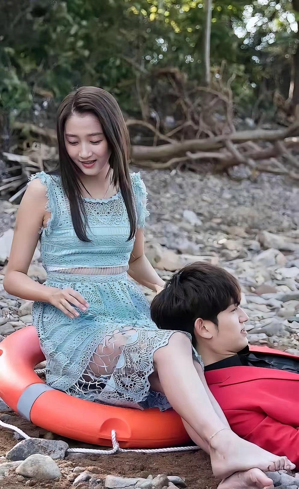 关晓彤这档综艺，怕是她牺牲最大的一次。