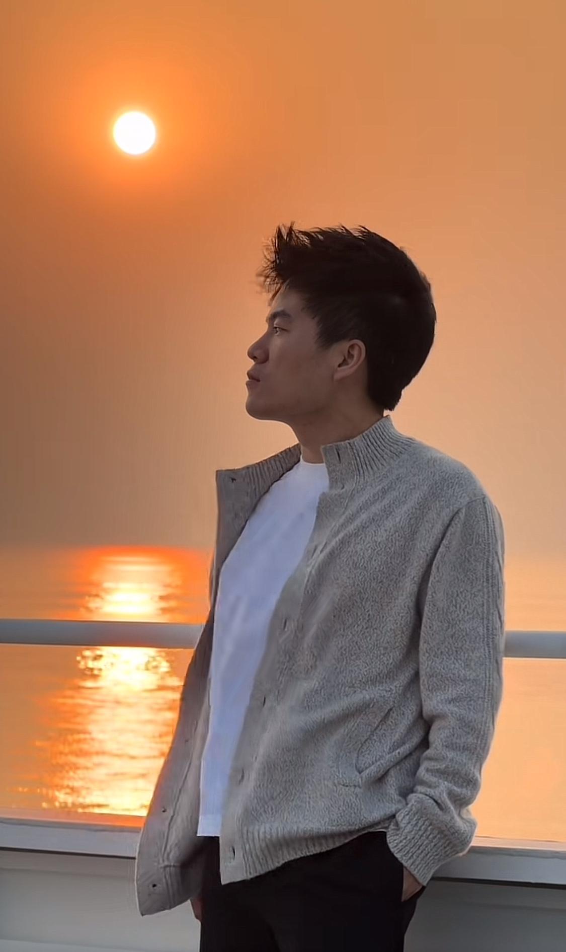 琢磨了半天，终于想明白了，董宇辉真正动了谁的蛋糕根本不是那200个亿的销售额，