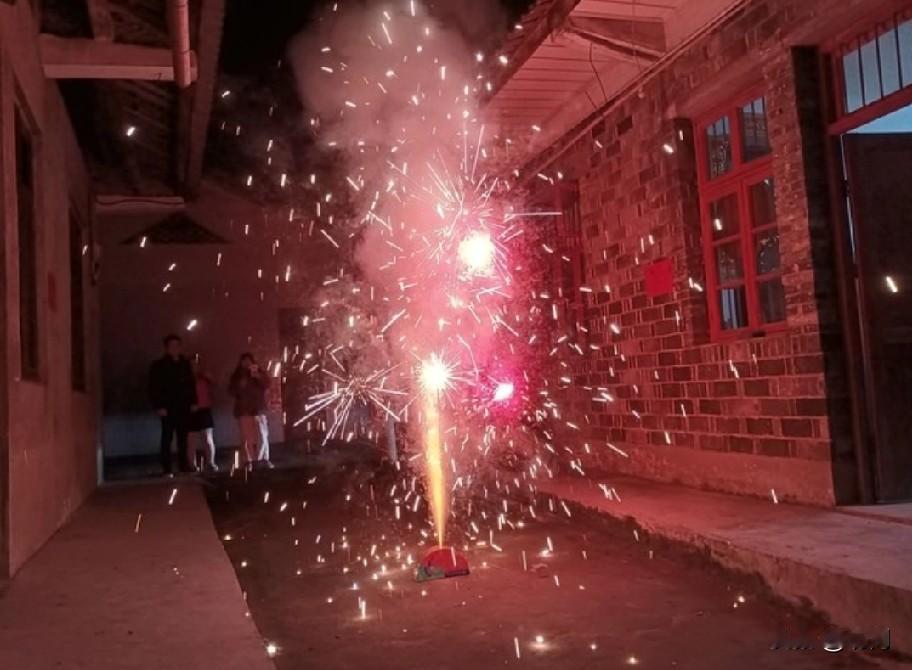 “凡事得有个度！”近日，41岁的湖南女子陈女士被家里人告知，除夕夜不能留宿在